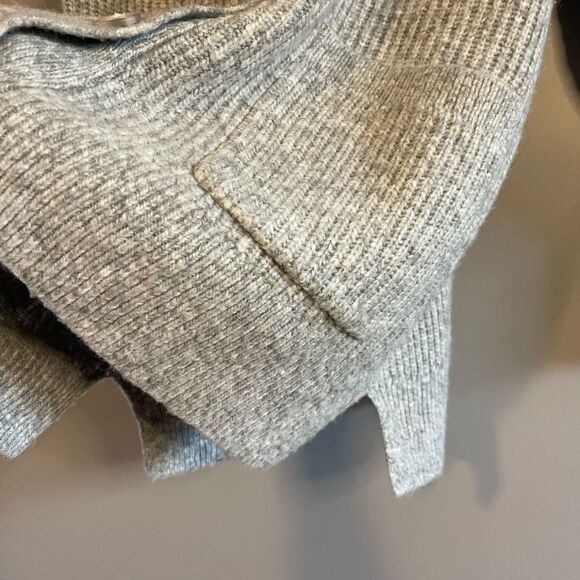 Abercrombie & Fitch Gray Knit Cardigan & Pant Sweater Set | SZ L & M - Picture 16 of 16